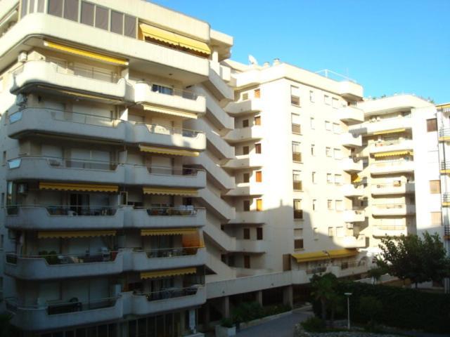 Apartamentos Arquus Center Salou Exteriér fotografie